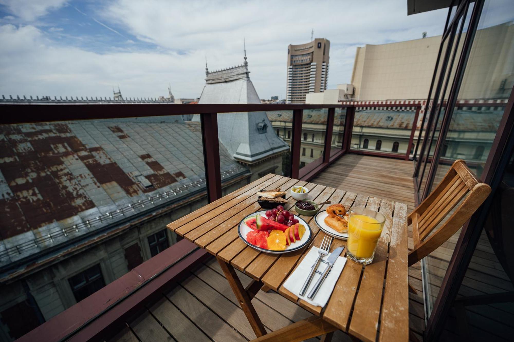 Peakture Hotel Bucharest Exterior photo